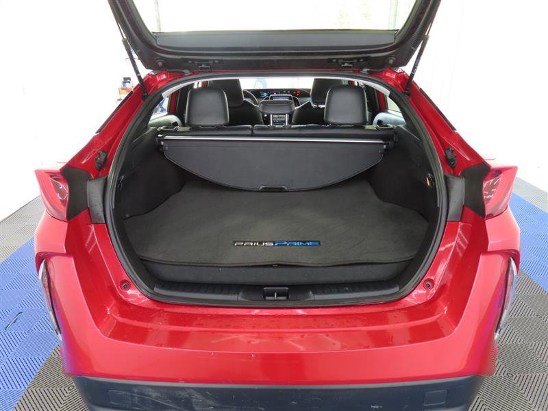 Used 2021 Toyota Prius Prime XLE w/ Carpet Mat Package (TMS) image 11