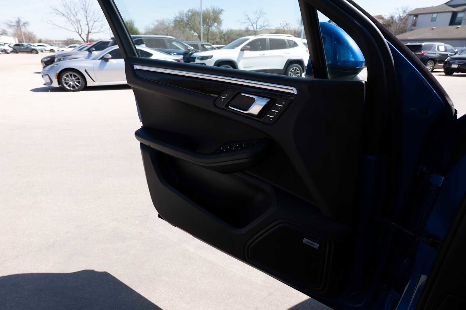 Used 2017 Porsche Macan image 21