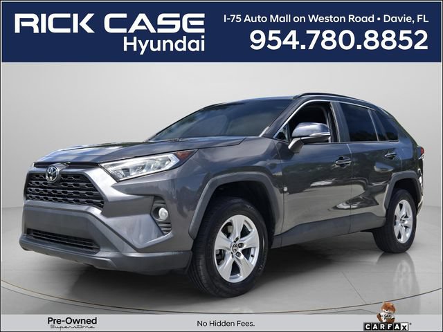 Used 2021 Toyota RAV4 XLE w/ Convenience Package FWD image 1