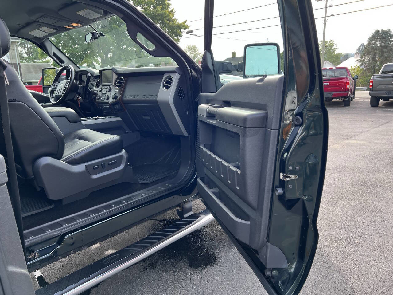 Used 2015 Ford F350 Lariat image 23