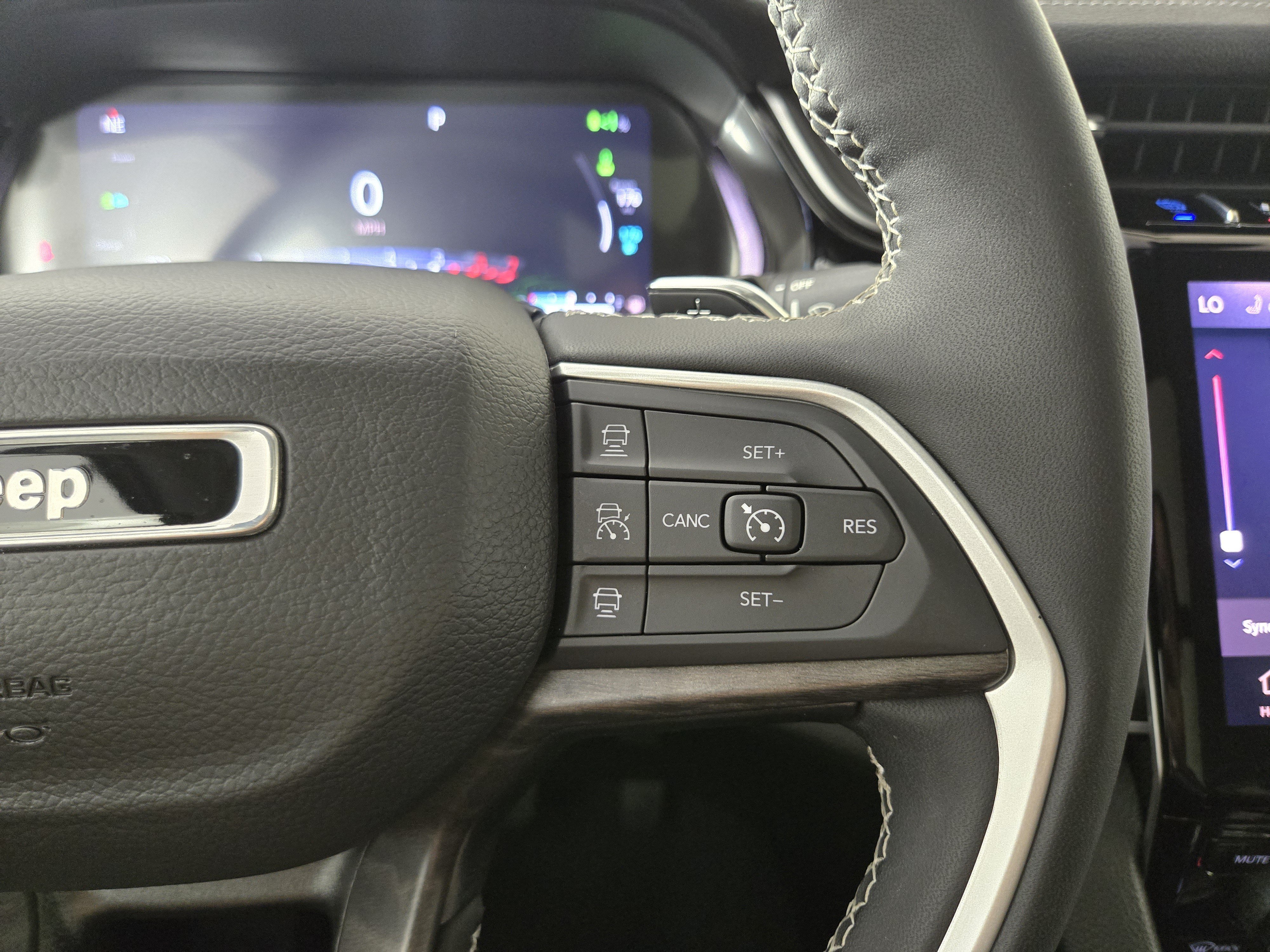 Used 2023 Jeep Grand Cherokee 4WD 4xe image 15