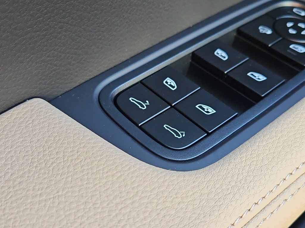 New 2026 Porsche Cayenne AWD/4WD image 21