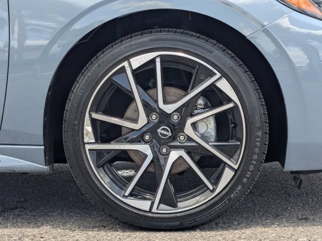 Used 2025 Nissan Sentra SR w/ SR Premium Package FWD image 12