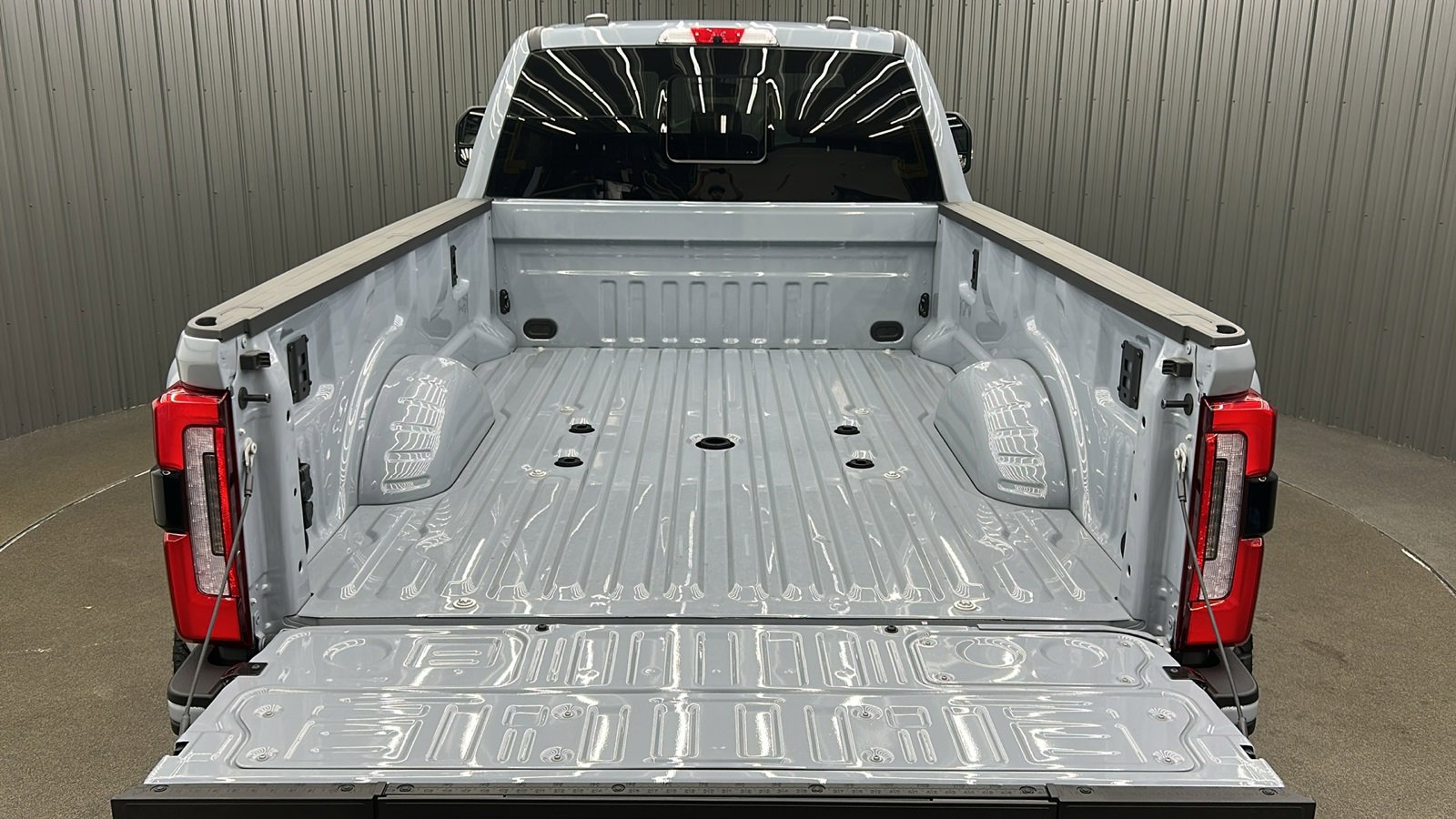 Used 2025 Ford F450 Platinum w/ FX4 Off-Road Package image 13