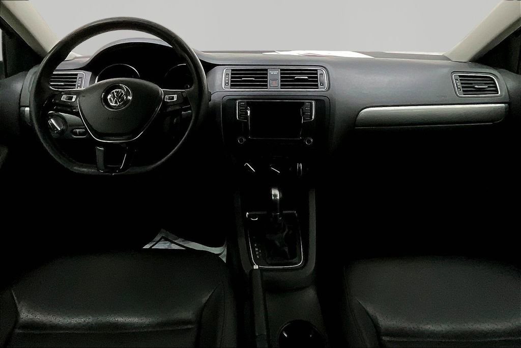 Used 2017 Volkswagen Jetta SE image 8