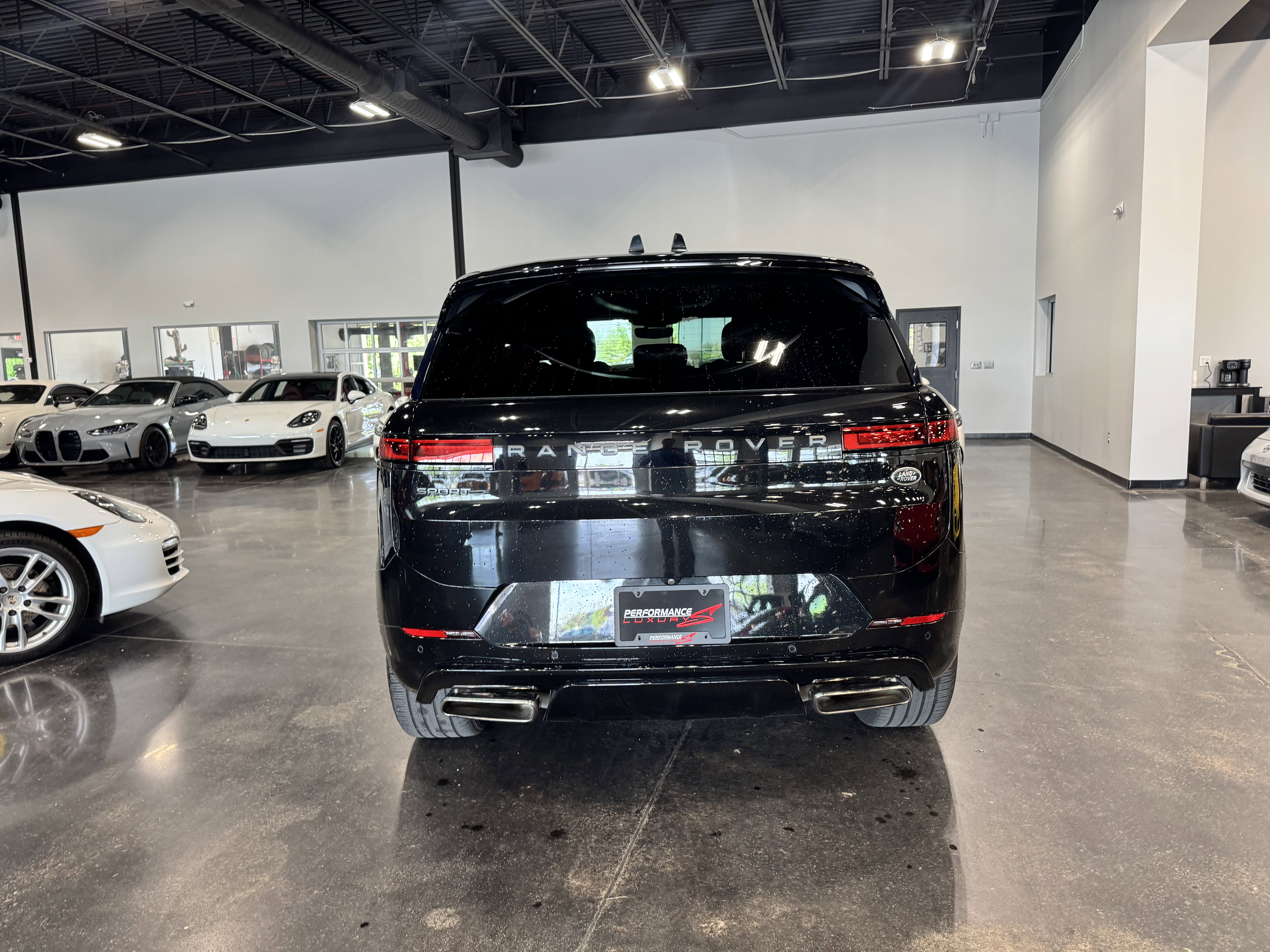 Used 2023 Land Rover Range Rover Sport SE Dynamic AWD/4WD image 4