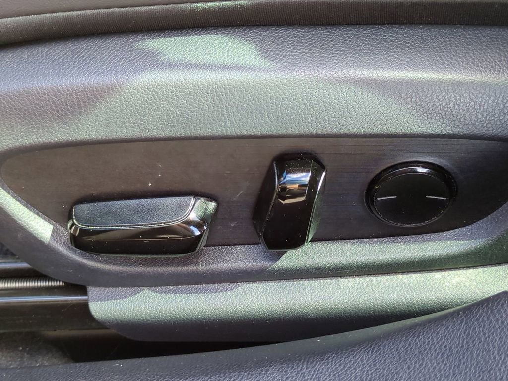 Used 2022 Lexus ES 300h w/ Premium Package image 18
