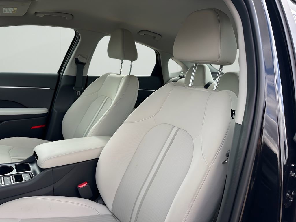Used 2025 Hyundai Sonata SE image 12