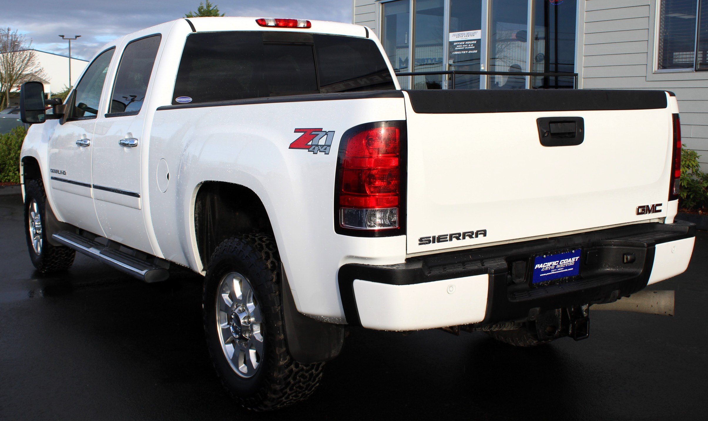 Used 2012 GMC Sierra 3500 Denali AWD/4WD image 4