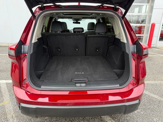 Used 2024 Nissan Rogue SV w/ SV Premium Package image 10