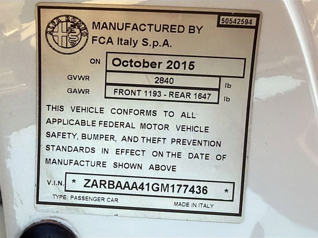 Used 2016 Alfa Romeo 4C Coupe w/ Convenience Group - Coupe image 33