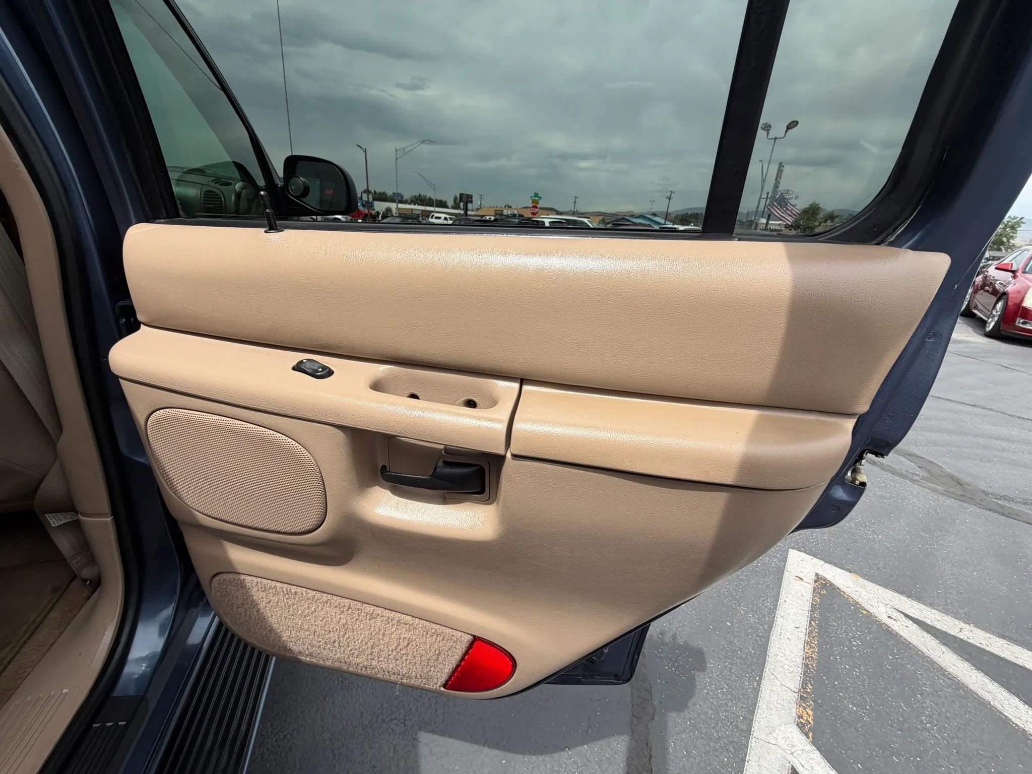 Used 2000 Mercury Mountaineer 2WD V8 image 18