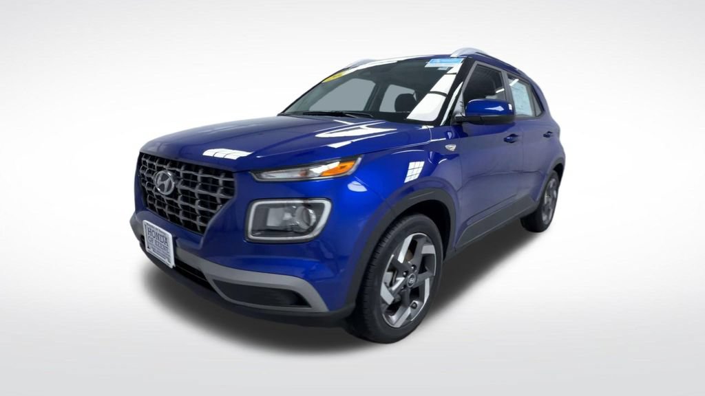 Used 2026 Hyundai Venue SEL FWD image 4