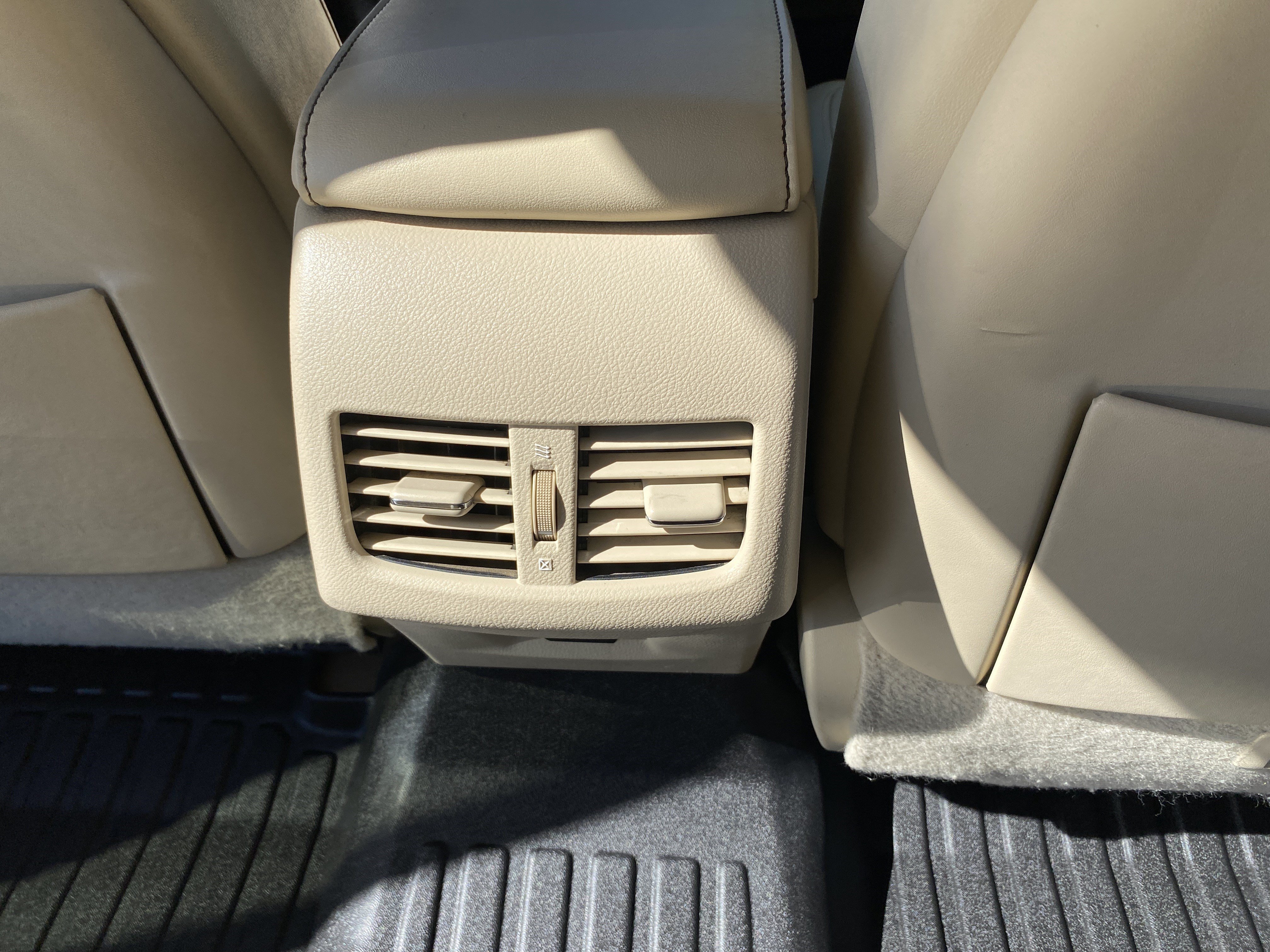 Used 2013 Lexus ES 350 w/ Premium Pkg FWD image 19