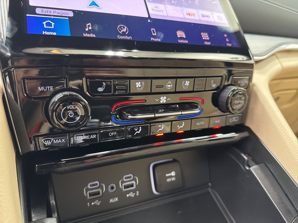 New 2025 Jeep Grand Cherokee L Limited w/ Luxury Tech Group II image 17