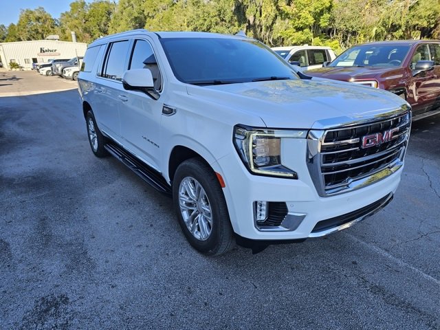 Used 2023 GMC Yukon XL SLT w/ SLT Luxury Package image 7