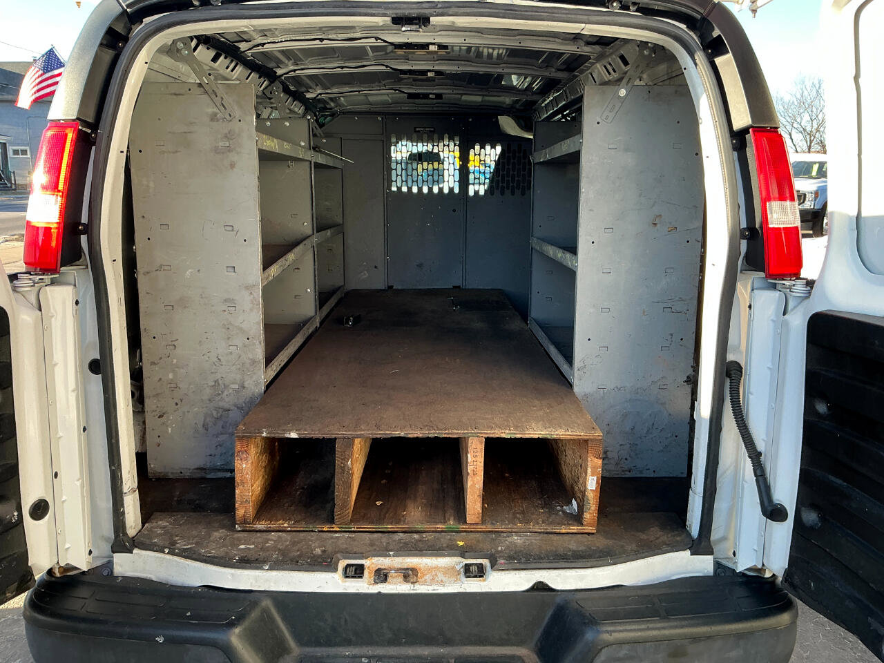 Used 2020 Chevrolet Express 3500 w/ Driver Convenience Package image 16