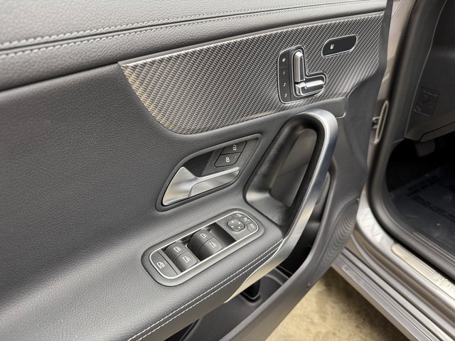 Used 2025 Mercedes-Benz CLA 250 4MATIC image 11