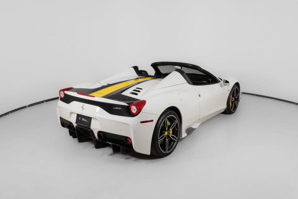 Certified 2015 Ferrari 458 Speciale A RWD image 9