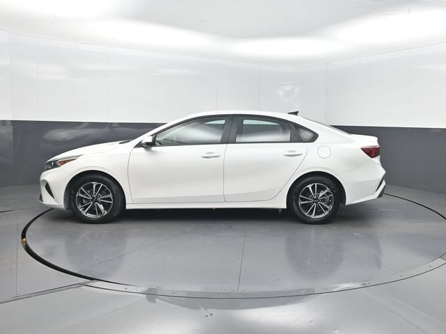 Used 2024 Kia Forte LXS w/ LXS Technology Package FWD image 2
