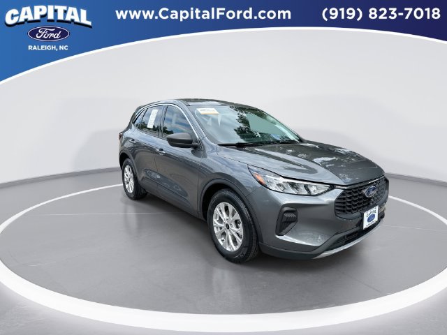 Certified 2023 Ford Escape Active w/ Tech Pack #1 FWD image 2