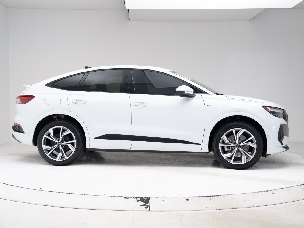 Used 2023 Audi Q4 e-tron Premium Plus w/ Premium Plus AWD/4WD image 35