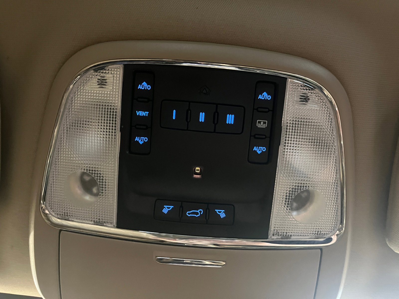 Used 2016 Jeep Grand Cherokee Overland w/ Advanced Technology Group image 20