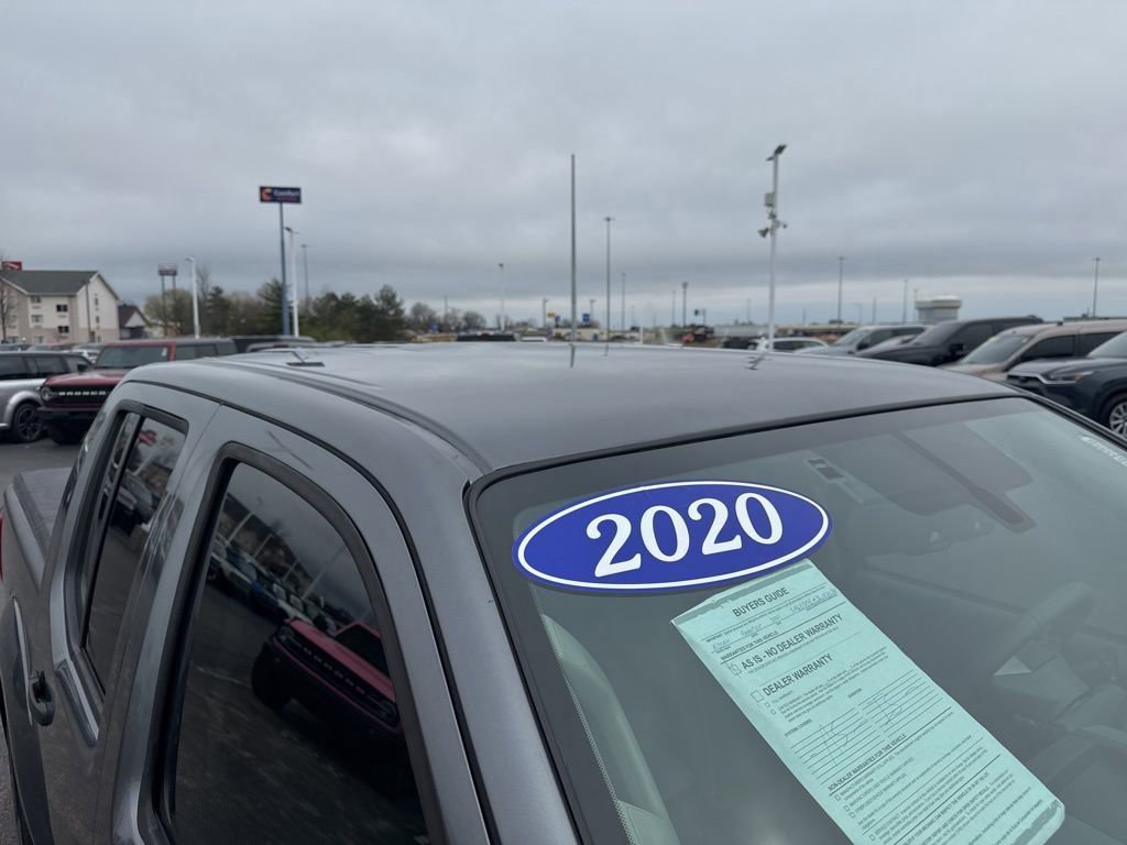 Used 2020 Nissan Frontier SV image 2