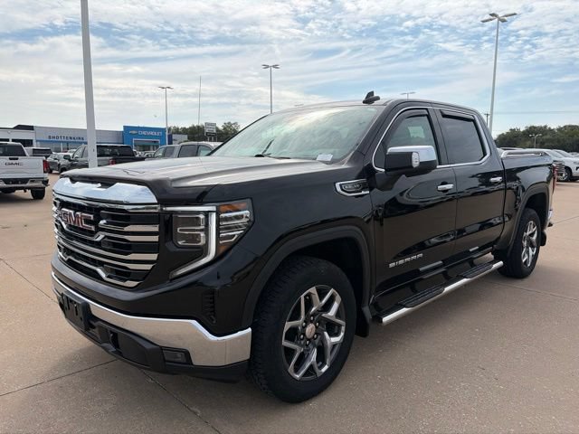 Used 2023 GMC Sierra 1500 SLT AWD/4WD image 8