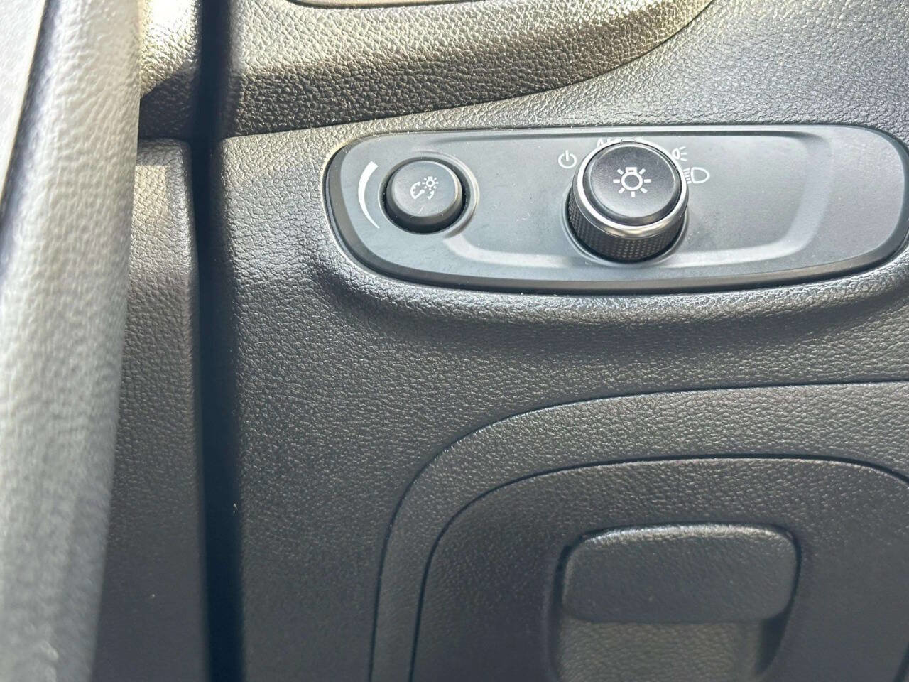 Used 2020 Chevrolet Trax LS w/ Tint and Cruise Package image 27