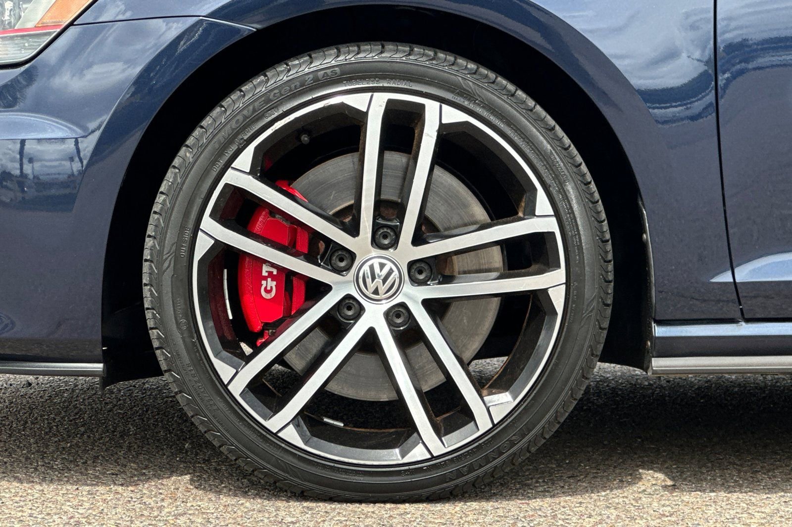 Used 2016 Volkswagen GTI SE w/ Lighting Package (SEL) FWD image 25