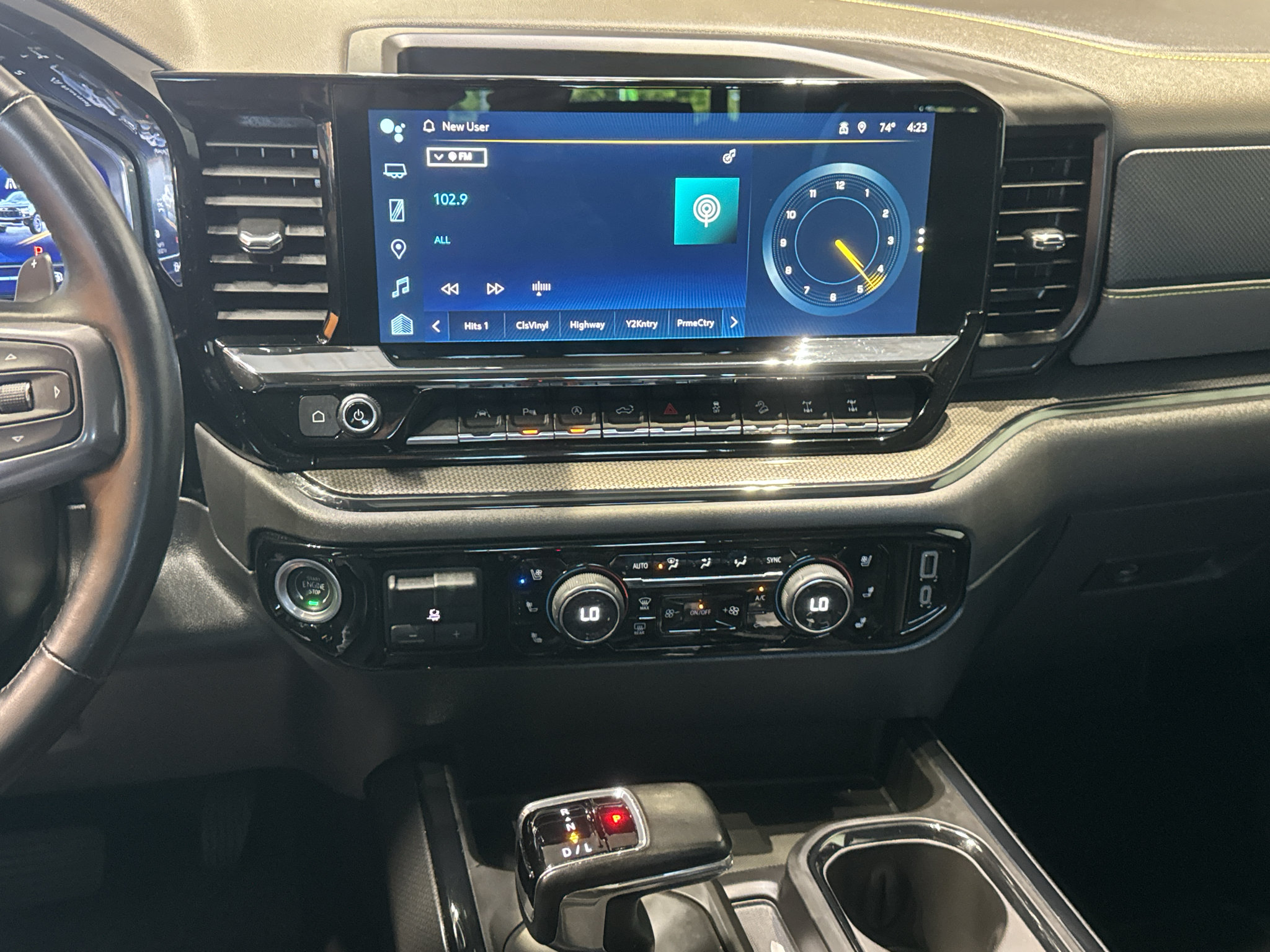 Used 2024 Chevrolet Silverado 1500 ZR2 w/ Technology Package AWD/4WD image 31