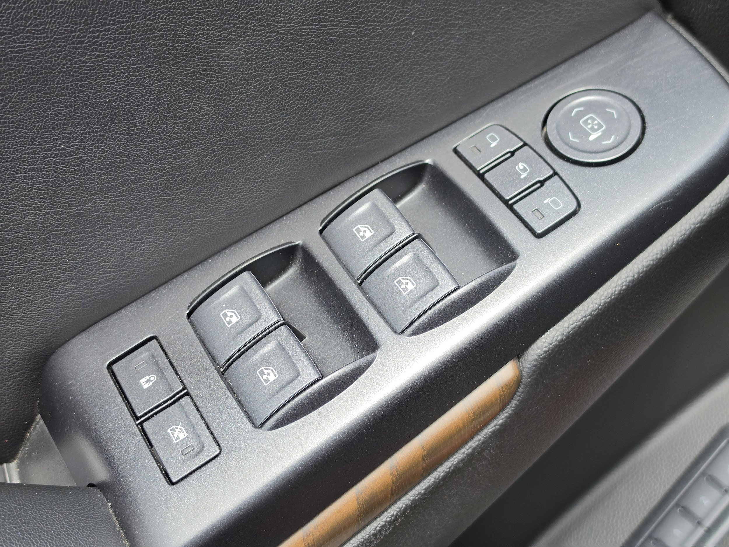 Used 2020 GMC Yukon XL Denali RWD image 22
