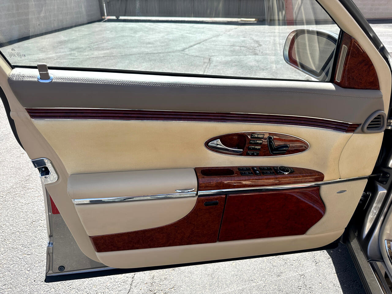 Used 2004 Maybach 57 image 22