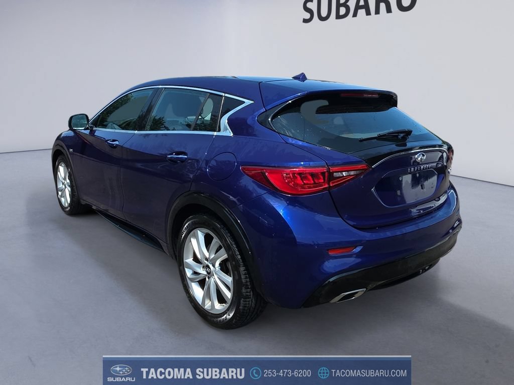 Used 2017 INFINITI QX30 FWD image 3