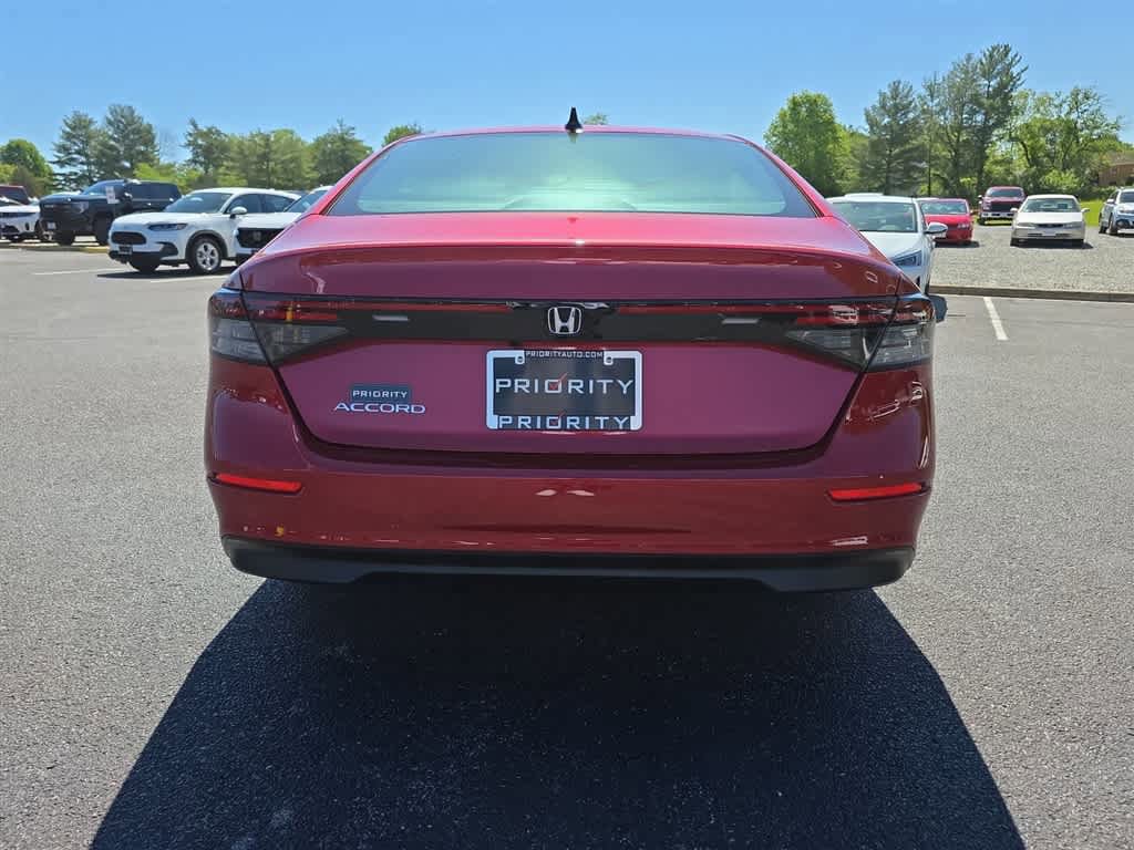 Certified 2025 Honda Accord SE image 9