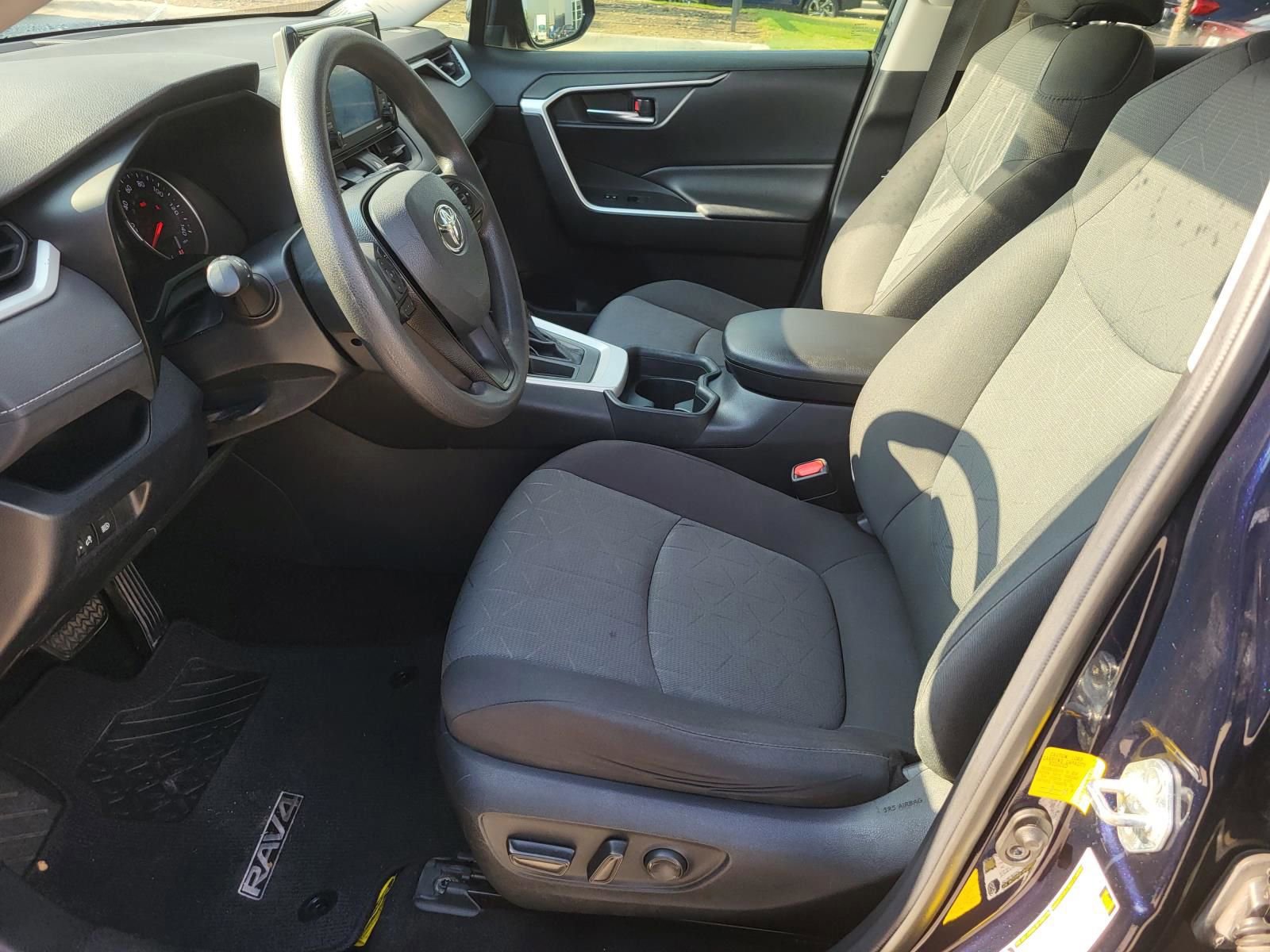 Used 2020 Toyota RAV4 XLE w/ Carpet Mat Package FWD image 18