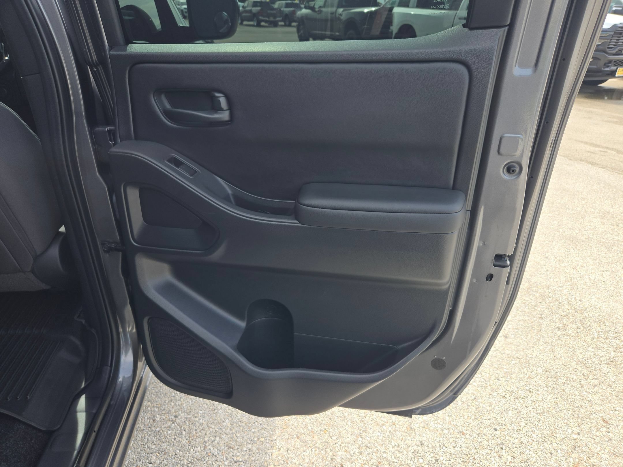 Used 2026 Nissan Frontier SV w/ SV Convenience Package RWD image 26