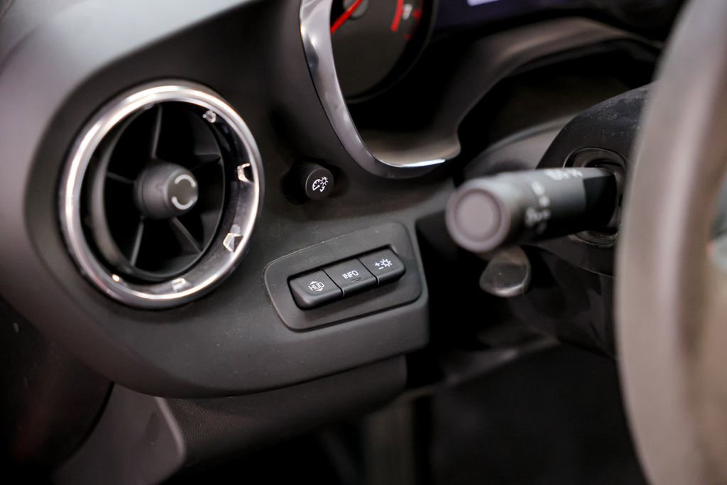 Used 2019 Chevrolet Camaro ZL1 RWD image 10