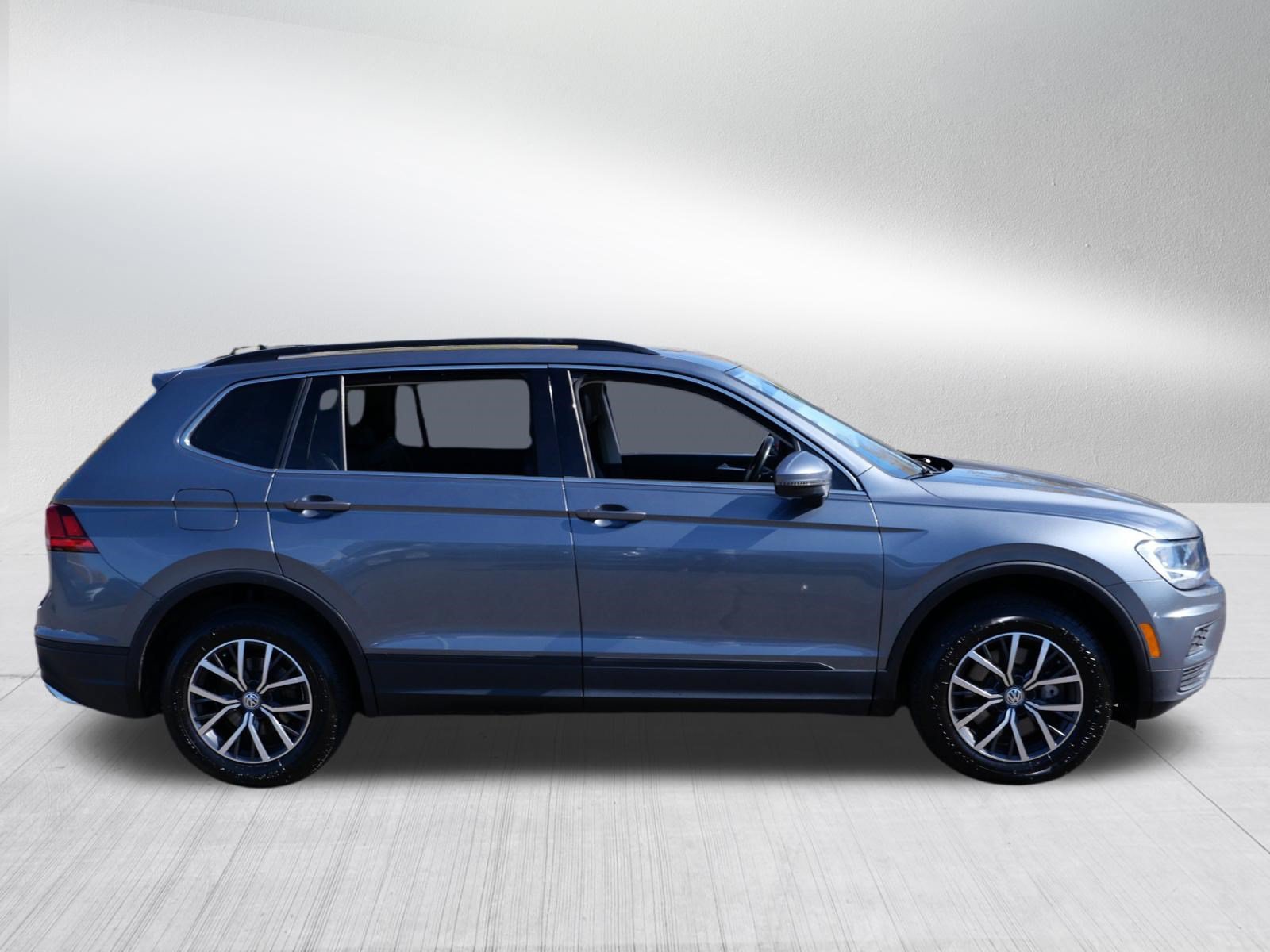 Used 2019 Volkswagen Tiguan SE w/ Panoramic Sunroof Package AWD/4WD image 8