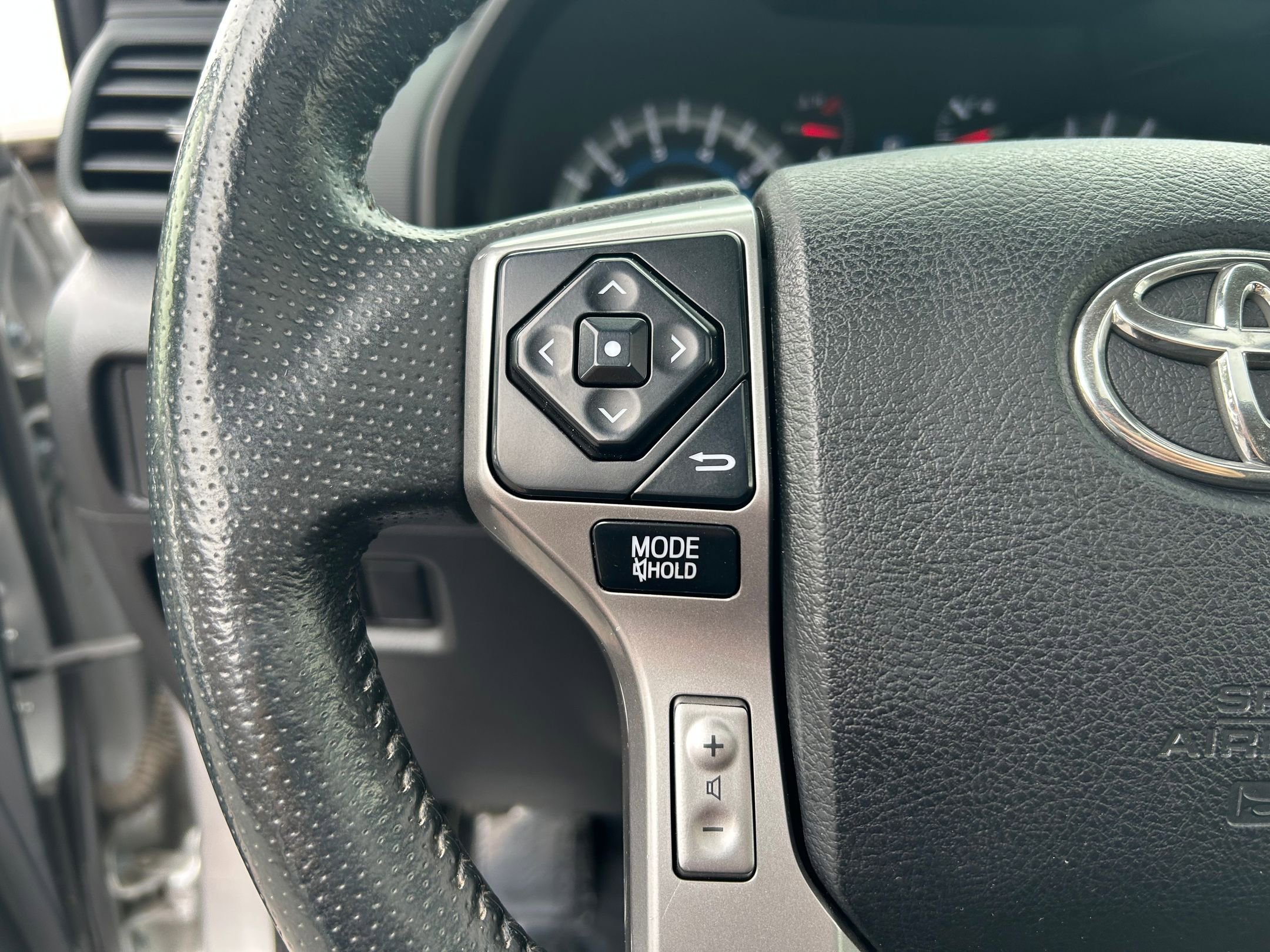 Used 2016 Toyota 4Runner Limited AWD/4WD image 15
