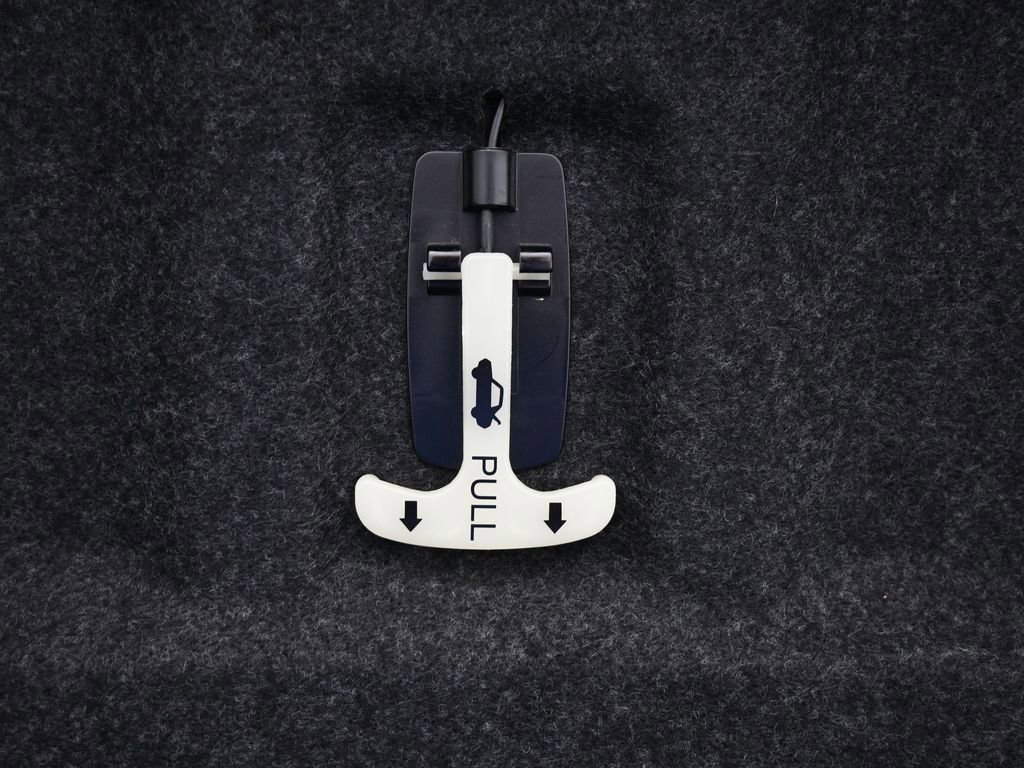 Used 2020 INFINITI Q60 3.0t Luxe image 32