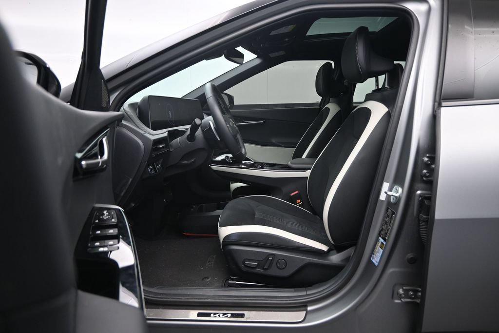 Used 2022 Kia EV6 GT-Line w/ GT-Line Suede Seat Package AWD/4WD image 21