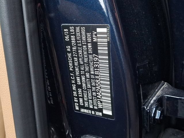 Certified 2018 Porsche Macan AWD/4WD image 31