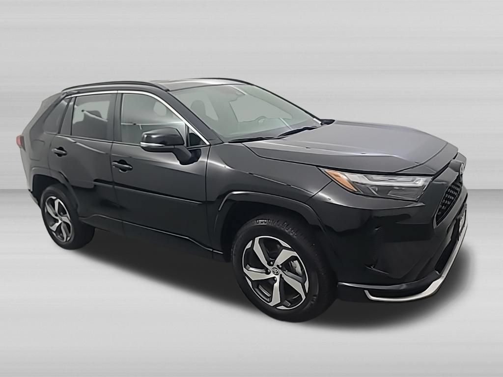 Used 2025 Toyota RAV4 SE w/ Weather & Moonroof Package AWD/4WD image 3