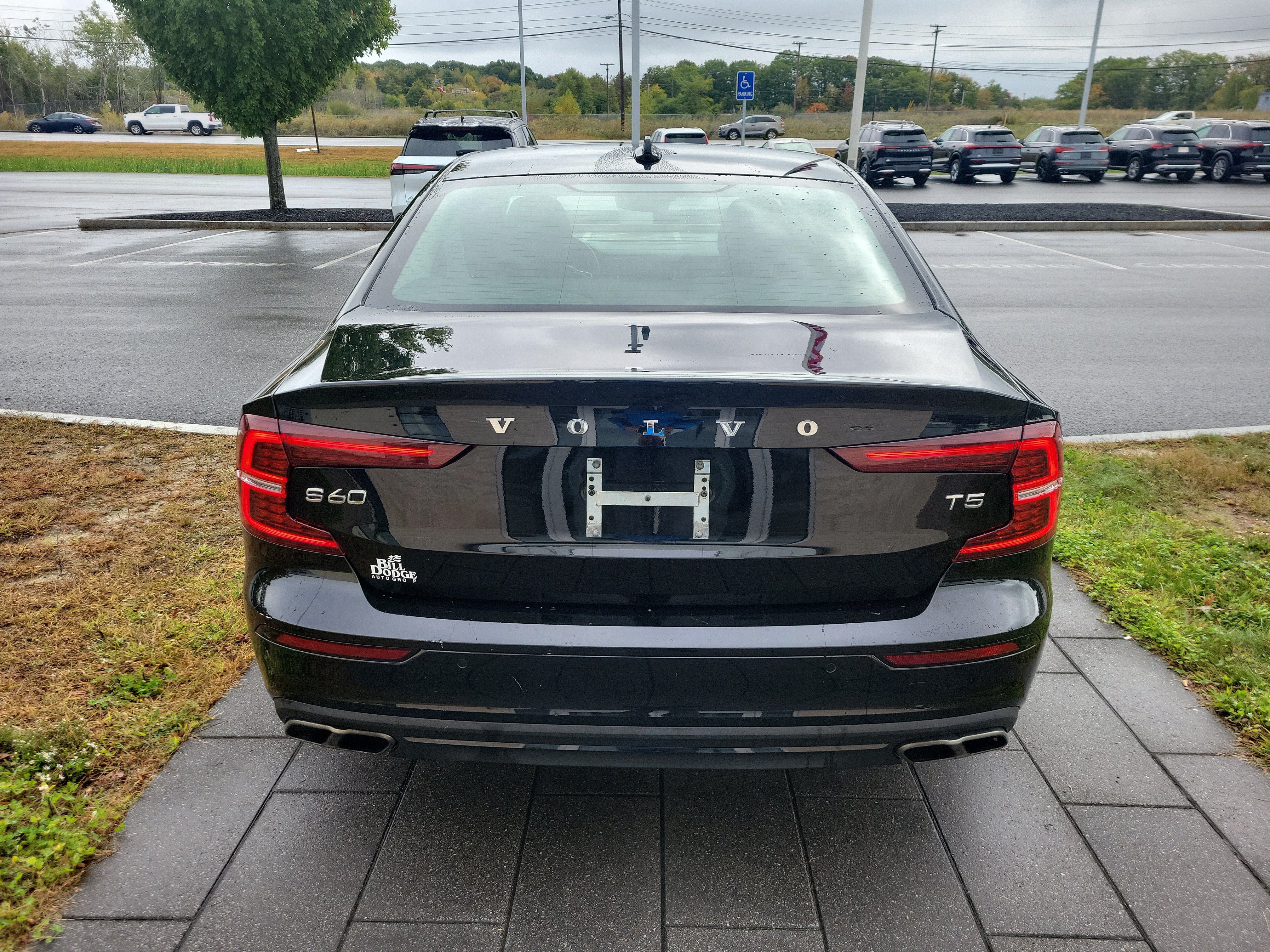 Used 2021 Volvo S60 T5 Momentum w/ Premium Package FWD image 6