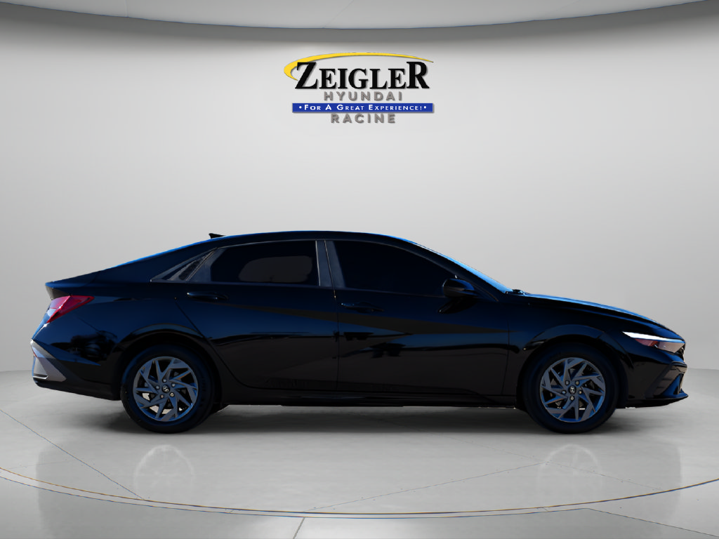Certified 2024 Hyundai Elantra SEL FWD image 8