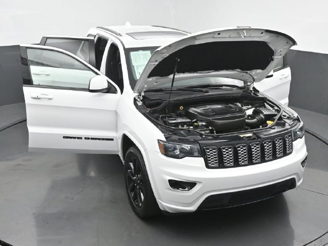 Used 2019 Jeep Grand Cherokee Altitude AWD/4WD image 64