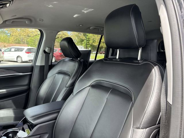 Used 2023 Jeep Grand Cherokee L Limited w/ Luxury Tech Group II AWD/4WD image 6