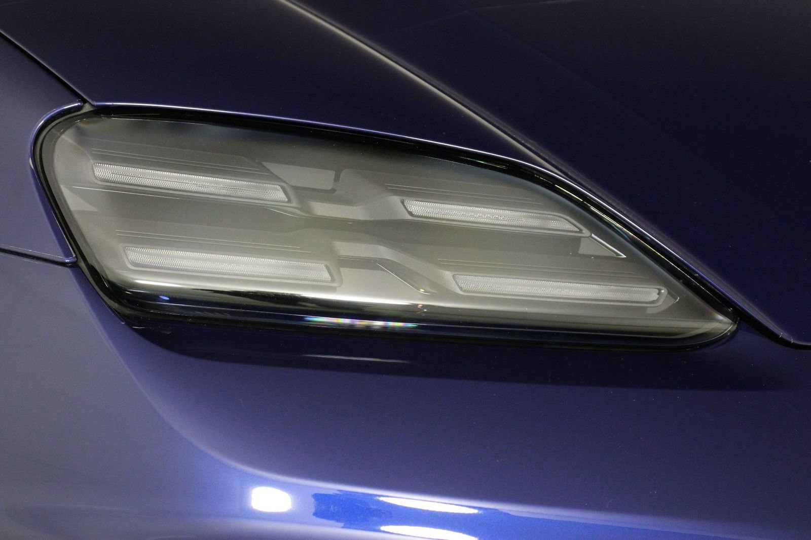 Certified 2025 Porsche Macan 4 Electric AWD/4WD image 26